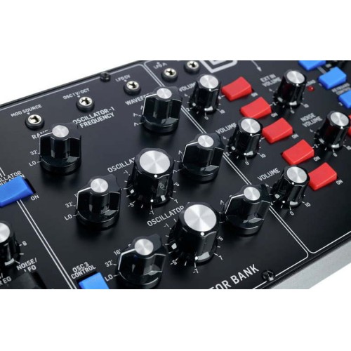 Синтезатор Behringer MODEL D