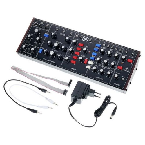 Синтезатор Behringer MODEL D