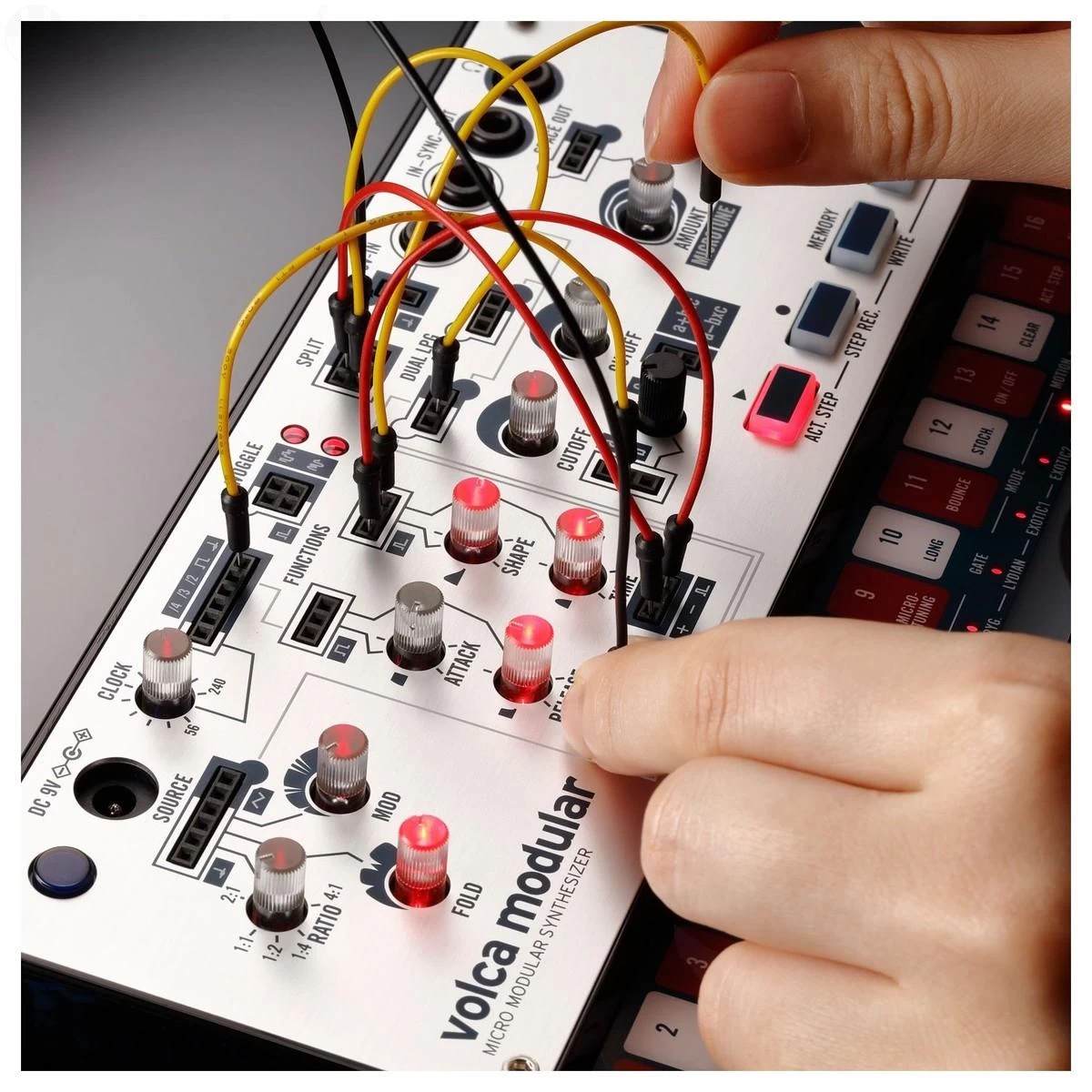 Купить синтезатор Korg Volca Modular в Минске, цены и отзывы на